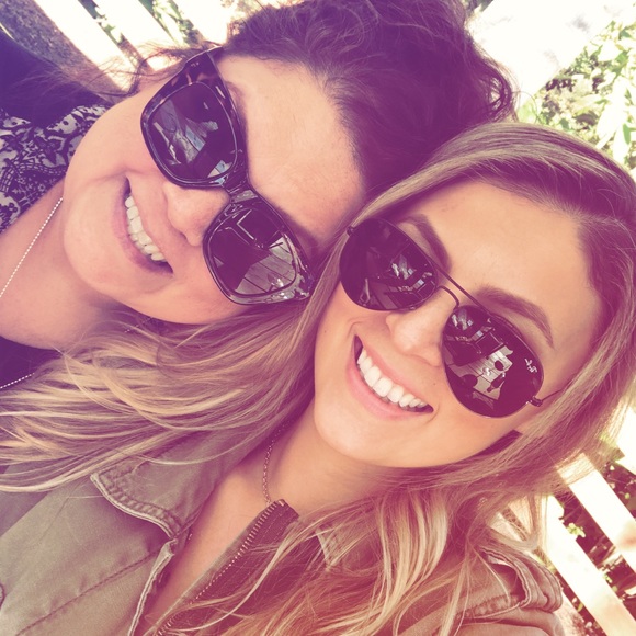 Meet your Posher, Jessica - Picture 1 of 1